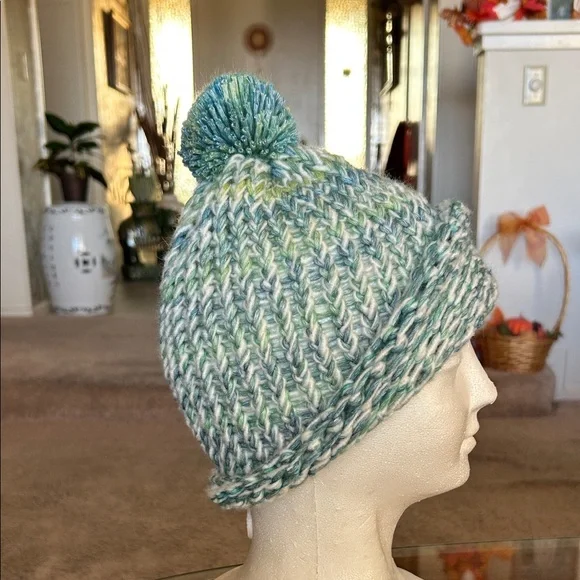 Handmade Blue and Green Knit Beanie - Picture 4 of 10